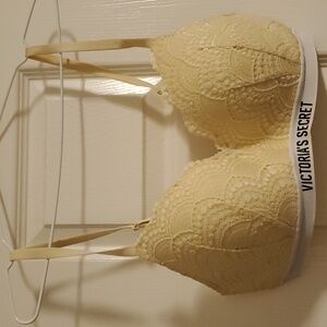 VICTORIA WIRELESS BRA with lace